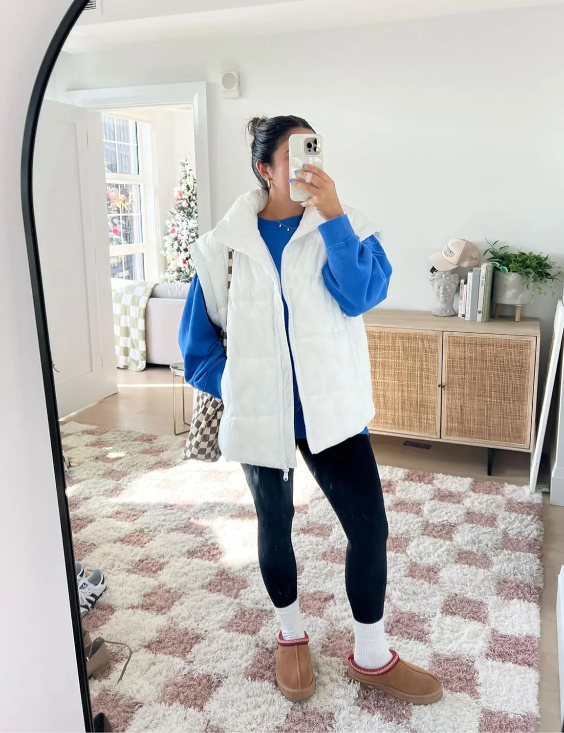 AMEBELLE Women's Oversized Puffer Vest Winter Quilted Lightweight Stand Collar Warm Padded Gilet Sleeveless Puffy Outerwear