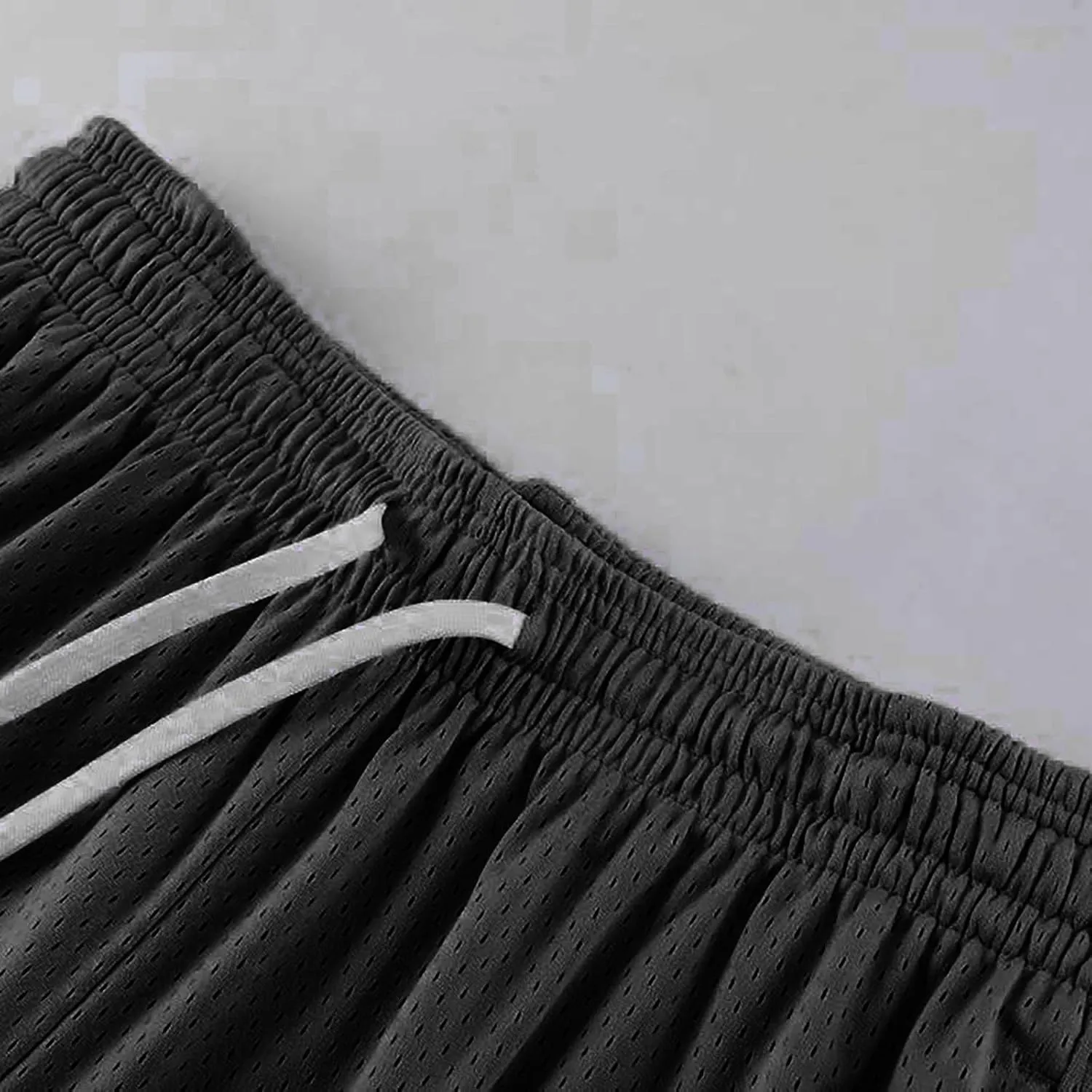 Men's Mesh Shorts Loose Fit Breathable Lightweight Running Sport Pants Fashion Drawstring Casual Shorts with Pockets