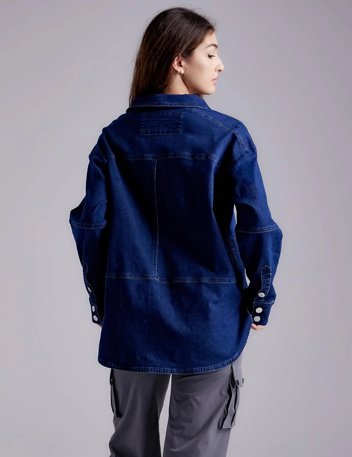 Women Denim Pullover Oversized Jean Shirt Top V Neck Long Sleeve Jacket Casual Jean Shacket with Pocket