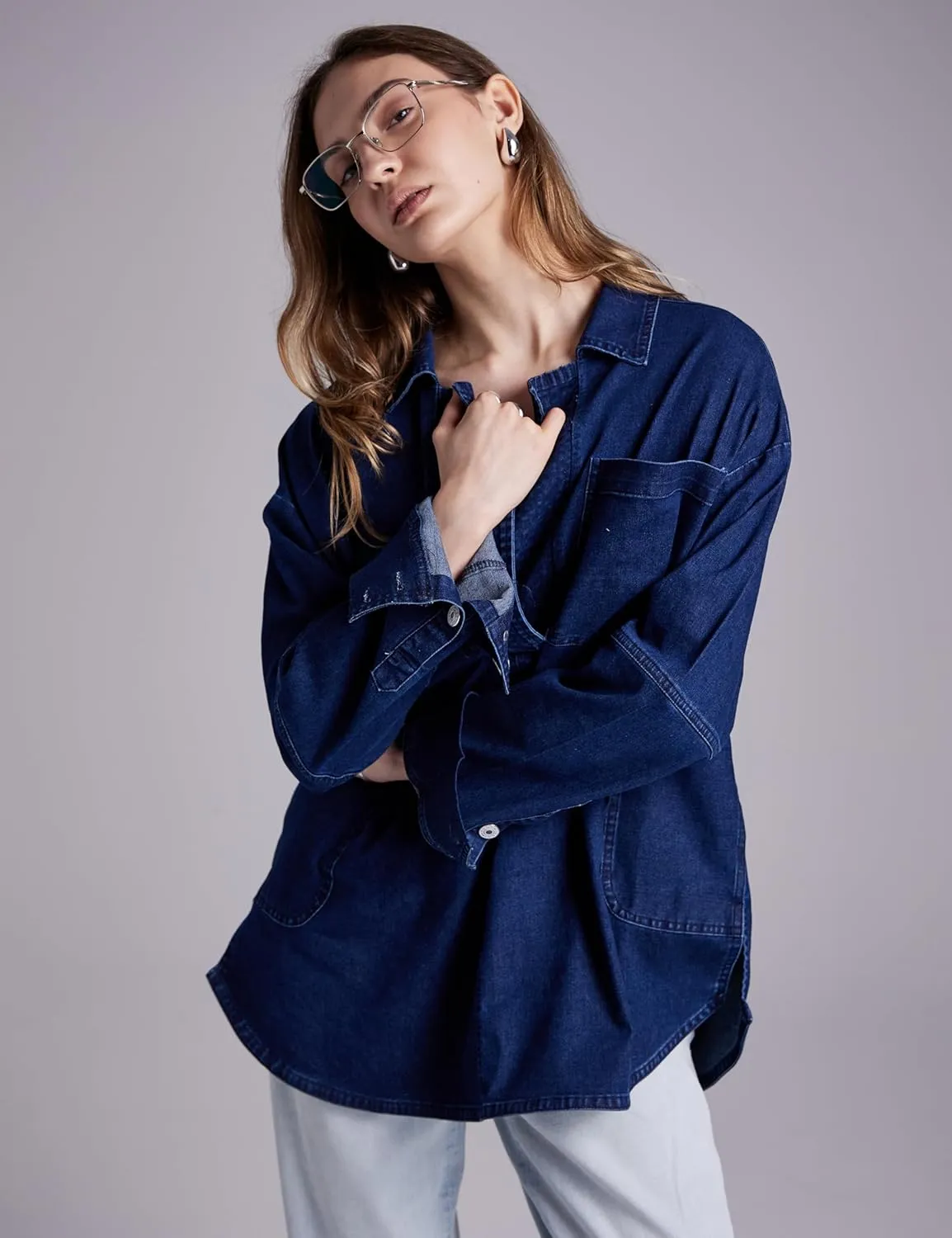 Women Denim Pullover Oversized Jean Shirt Top V Neck Long Sleeve Jacket Casual Jean Shacket with Pocket