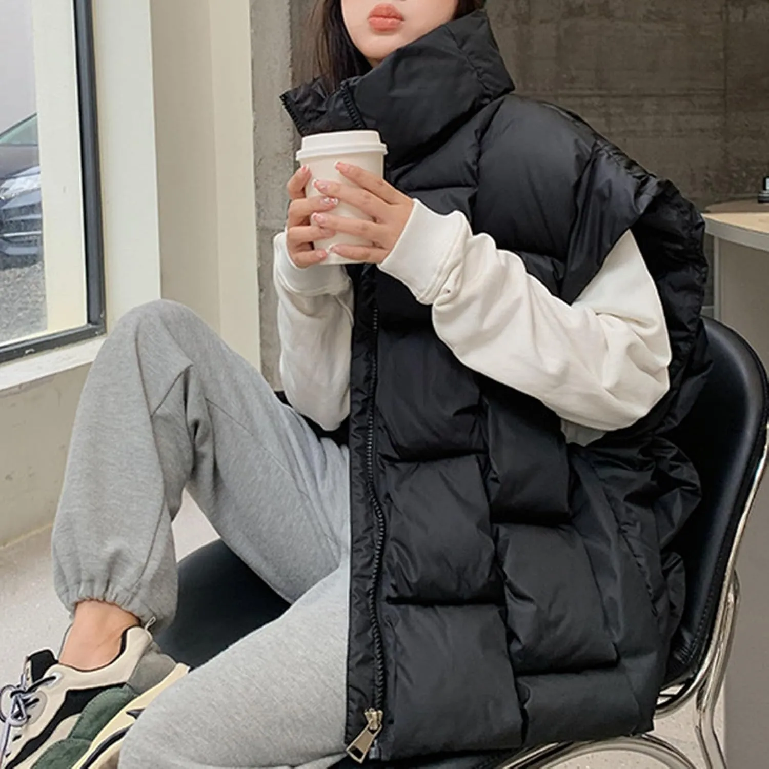 Women Winter Oversized Puffer Vest Sleeveless Jacket Zip Up Lightweight Stand Collar Insulated Padded Puffy Jackets Coat